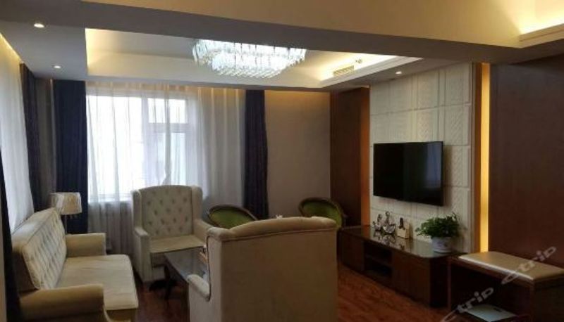 Suite - 鹤岗润沙国际饭店