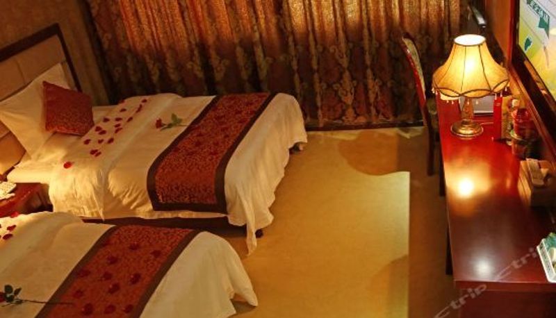 Superior room - 巴中皇廷宾馆