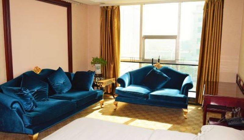 Suite - 晋中鑫东海大酒店