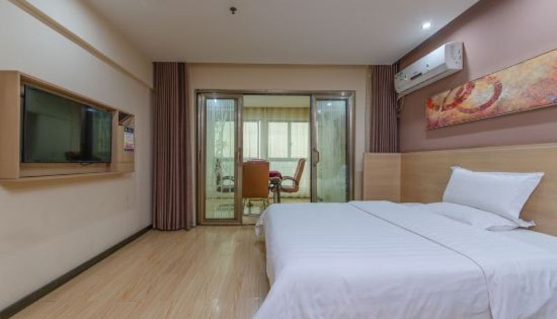 Camera business - Pin Hotel (Yongzhou Lengshuitan Lingling Middle Road Jinshuiwan Square)