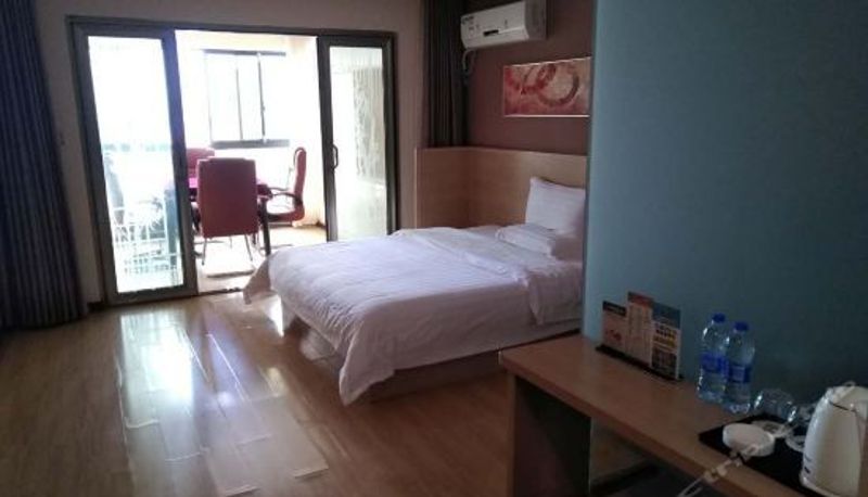 Camera business - Pin Hotel (Yongzhou Lengshuitan Lingling Middle Road Jinshuiwan Square)