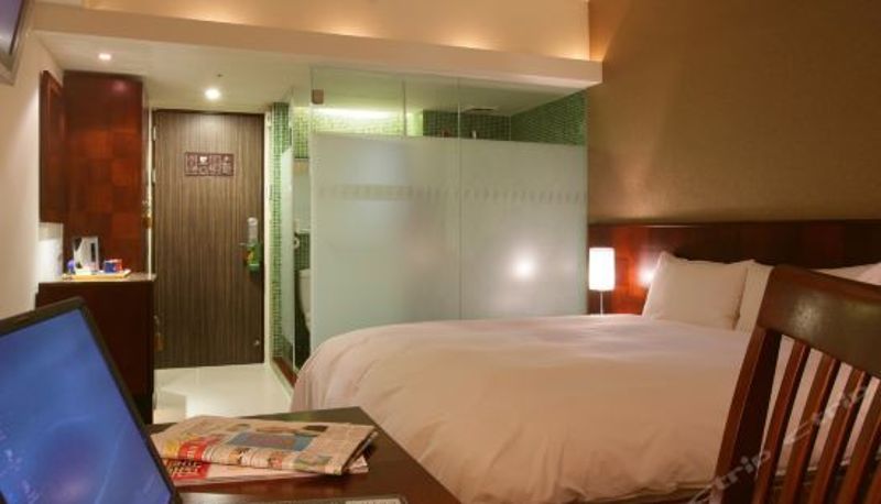 Chambre Supérieure - 台中文华道会馆