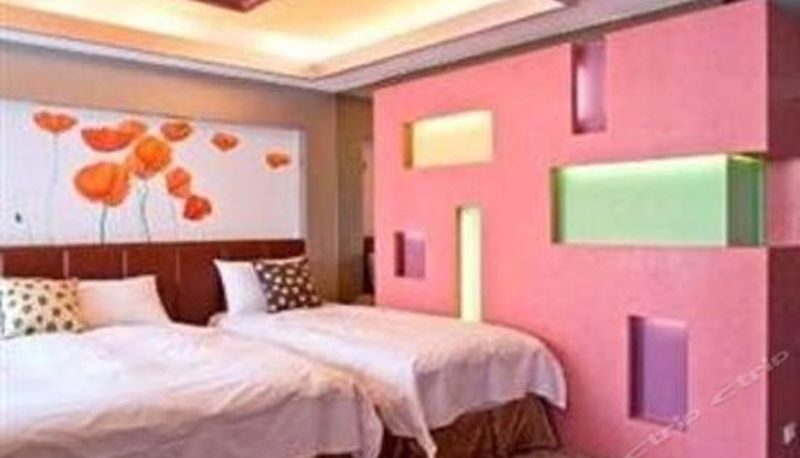 Chambre Supérieure - 台中文华道会馆