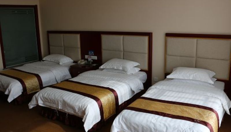 Habitación triple - 鄂尔多斯隆苑大酒店