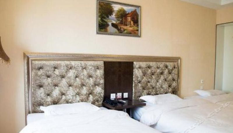 Pokój trzyosobowy - Loveace Hotel