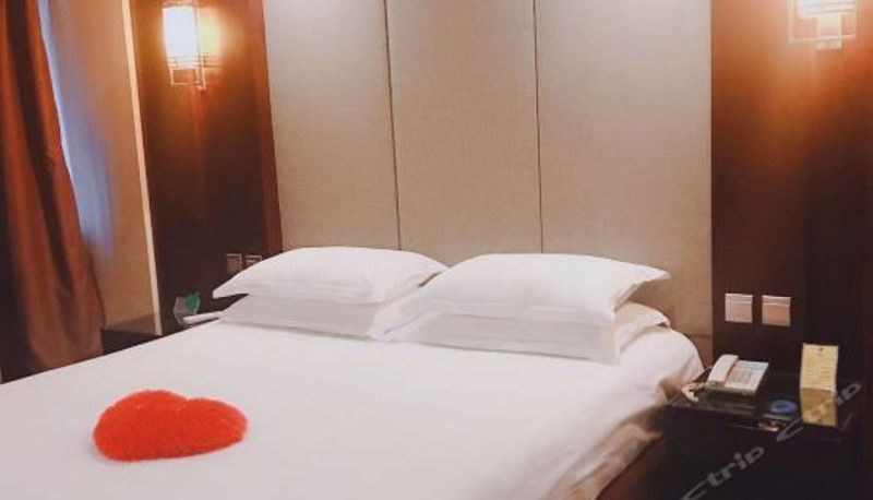 Camera business - City Hotel