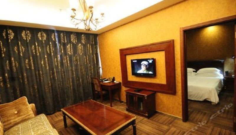 Suite - Lumeng Kaersen Business Hotel