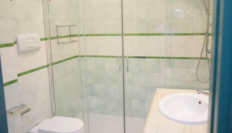 Bathroom - Commercio