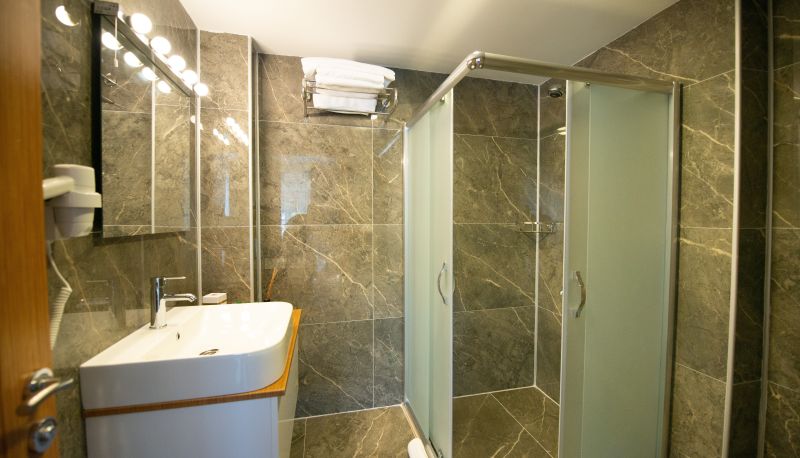Badezimmer - BIG POINT HOTEL