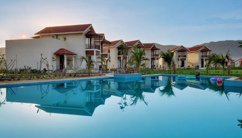 Piscina - THE FERN SATTVA RESORT POLO FOREST