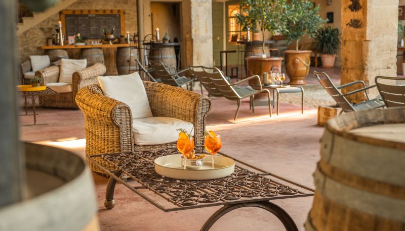 Bar - HOTEL DOMAINE DES CLOS Chateaux & Hotels Collection