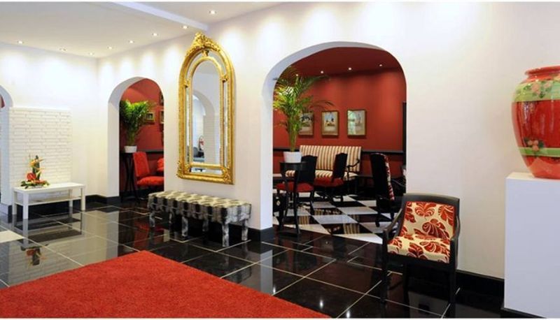 Sala - Hostellerie du Moulin de la Roque Logis