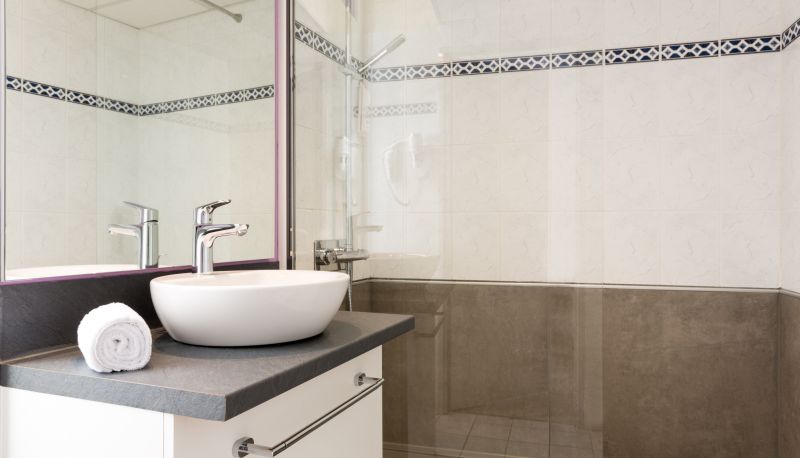 Chambre standard (simple) - BRIT HOTEL CONFORT NEVERS Centre Gare