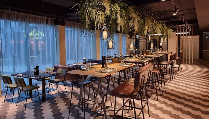Sala prima colazione all'interno del ristorante - FreshSuites & Bar