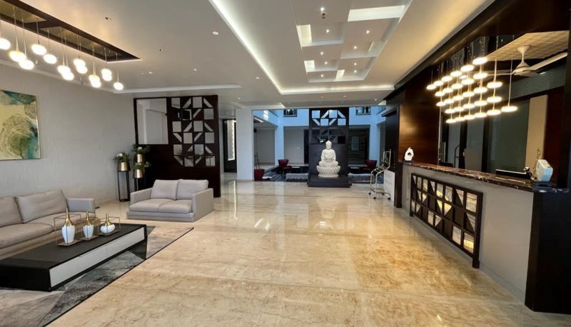Zewnętrzna część hotelu - Kyriad Prestige Ilkal