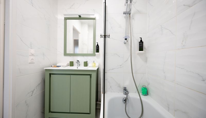 Bathroom - Nemea Appart Hotel Les Hauts de Milady Biarritz