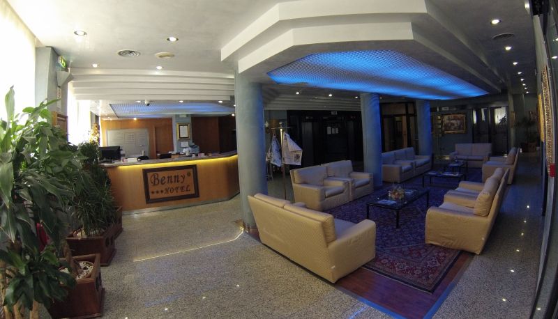 Hal - Benny Hotel