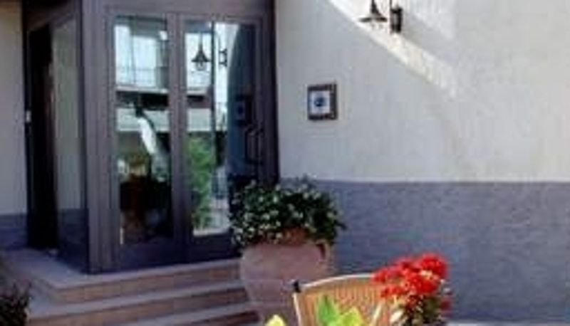 Zona exterior del hotel - Rossi