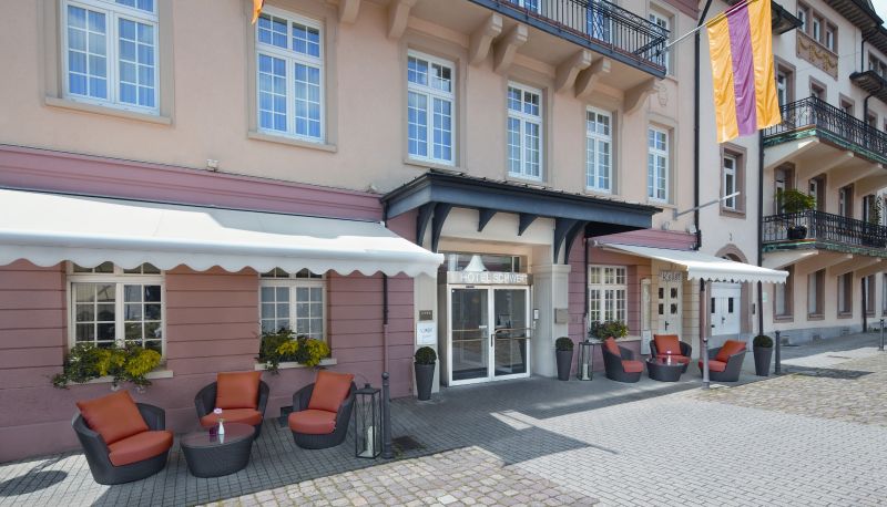 Hotel Außenbreich - Schwert