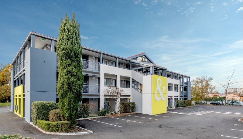 Zewnętrzna część hotelu - B&B Bordeaux Sud