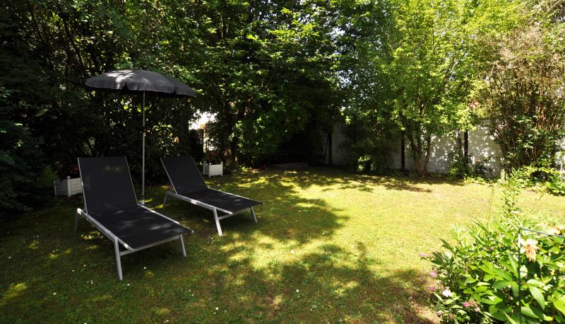 Giardino - Villa Waldperlach by Blattl