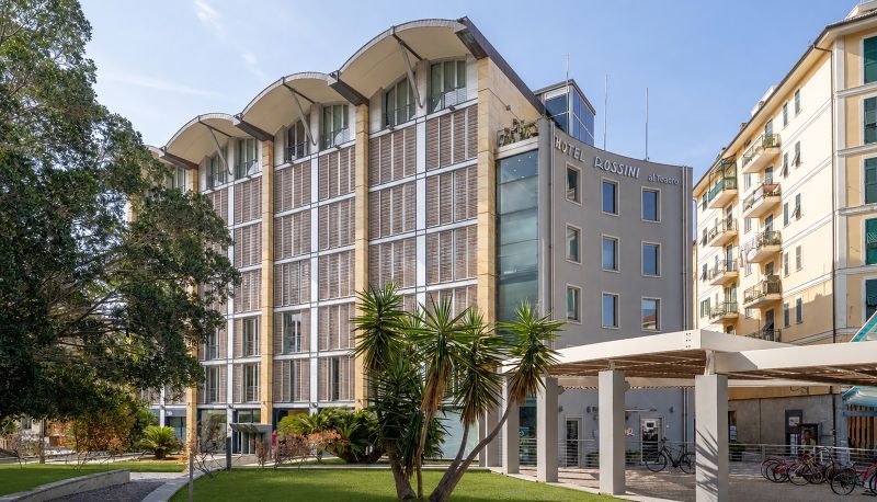 Dış görünüm - B&B HOTEL Imperia Rossini al Teatro Imperia