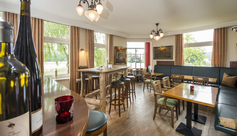 Bar - Peters Das Genusshotel in der Wingst