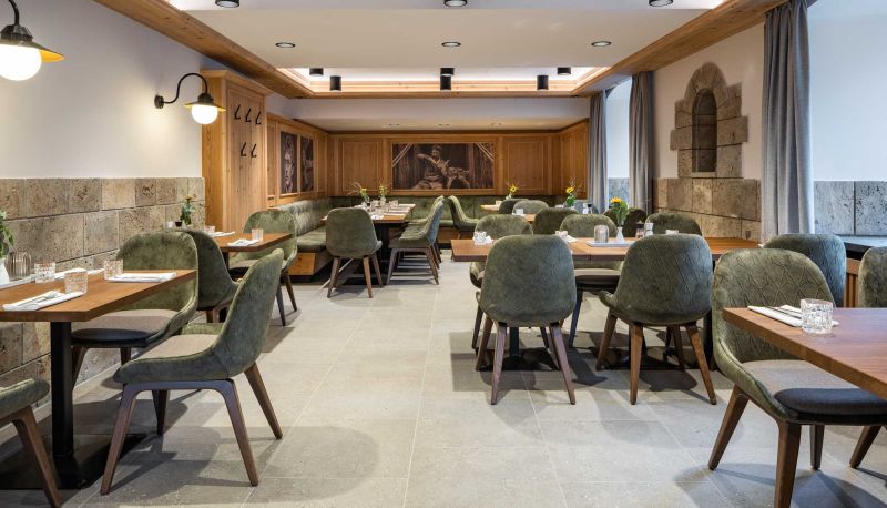 Restaurant 1 - Goldener Hirsch