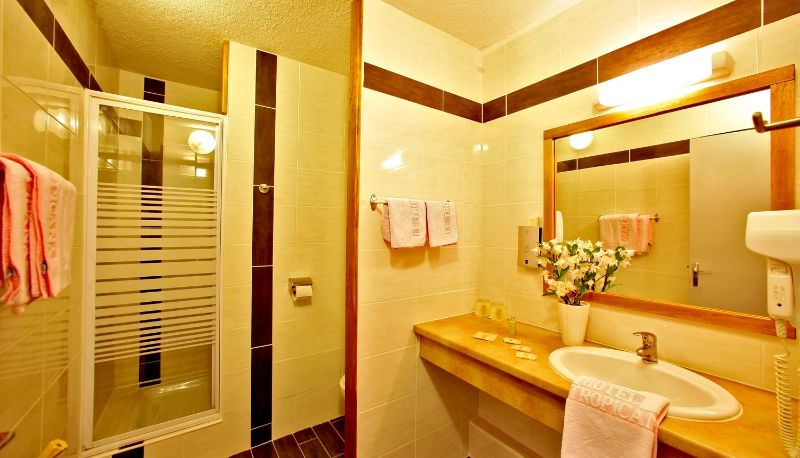 Salle de bain - le Tropicana Logis