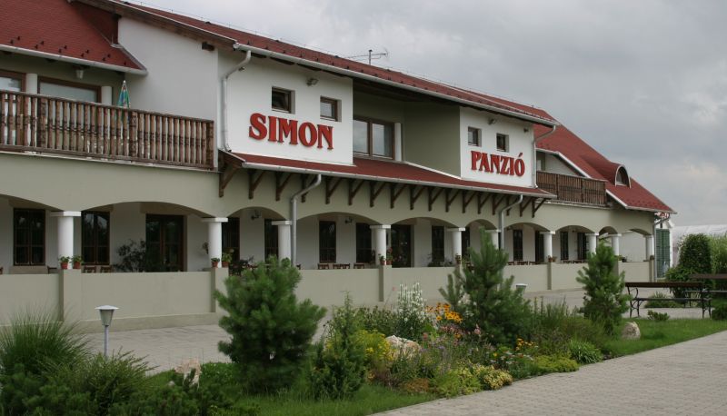 Zona exterior del hotel - Simon Panzio es Borhaz