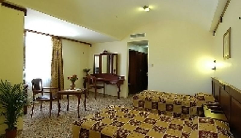Camera business - El Ruha Hotel
