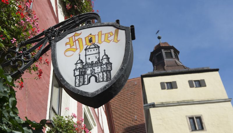 Buitenruimte van het hotel - Am Ellinger Tor Hotel Garni