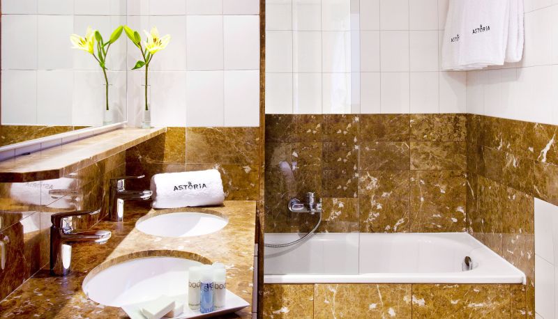 Bathroom - Astoria