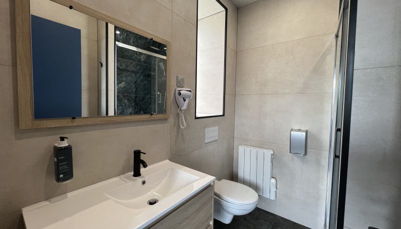 Cuarto de baño - Brit HOTEL DU PARC NIORT