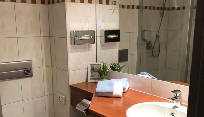 Cuarto de baño - Hotel MarC 5