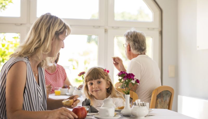 Sala de desayunos dentro del restaurante - Keller Hotel-Pension