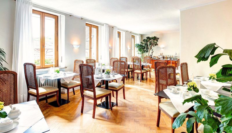 Salle de petit-déjeuner - Villa Königsgarten