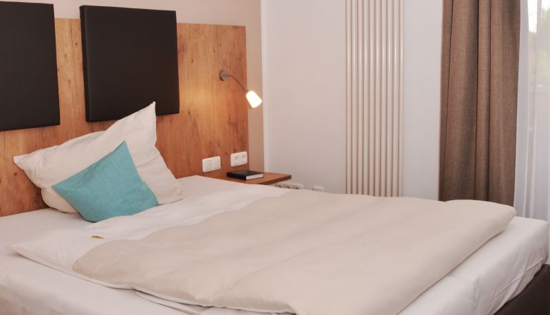 Standard room (single) - Hotel am Hachinger Bach by Blattl