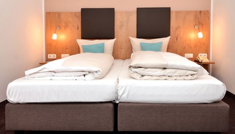 Standard room (double) - Hotel am Hachinger Bach by Blattl