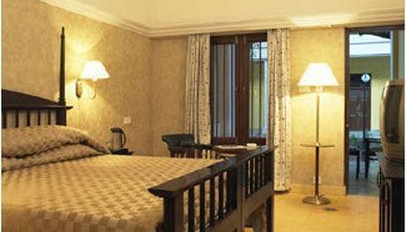 Zimmer - Royal Orchid Metropole