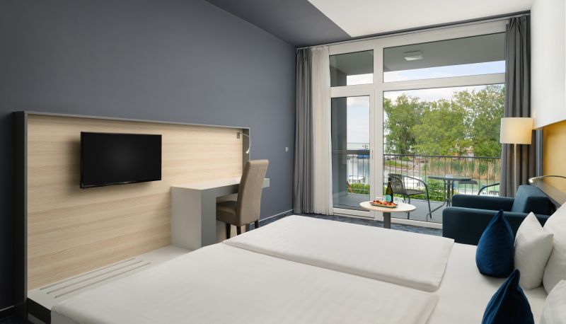 Zimmer mit Seeblick - Hotel Yacht Wellness & Business**** ****