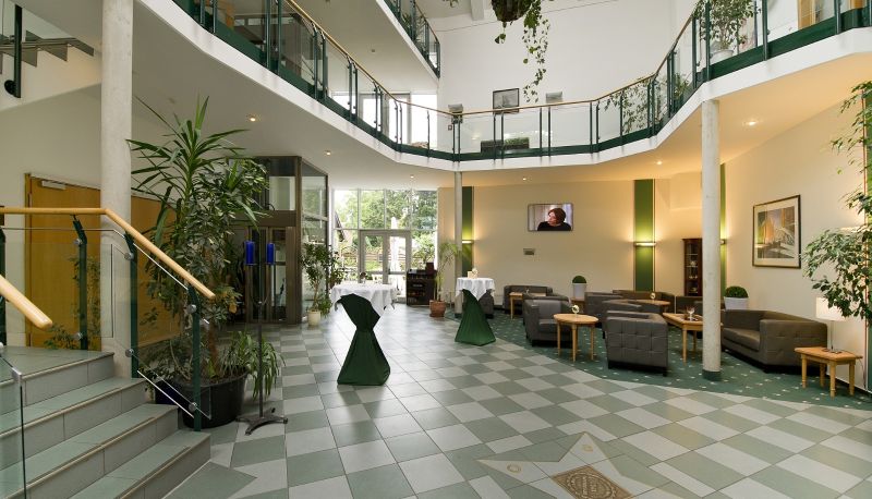 Hall - Krupunder Park
