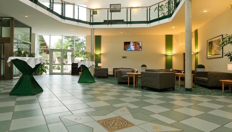 Hall - Krupunder Park