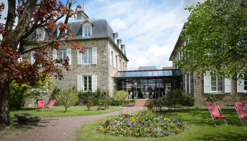 Buitenruimte van het hotel - Auberge de la Sélune