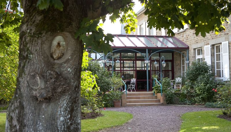 Buitenruimte van het hotel - Auberge de la Sélune