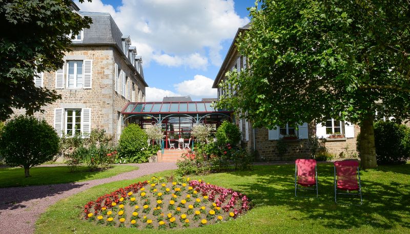 Buitenruimte van het hotel - Auberge de la Sélune