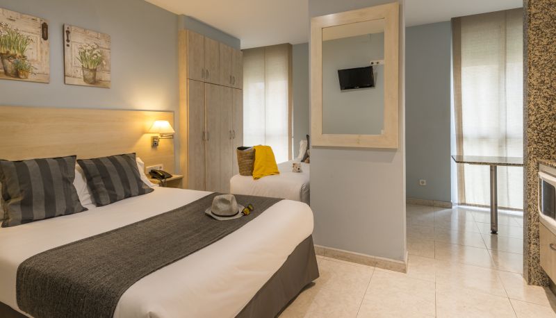 Dreibettzimmer - Alexandra Aparthotel