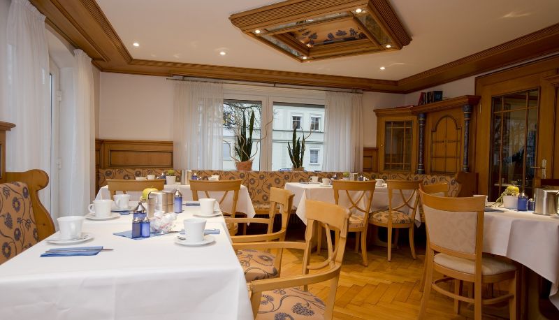 Sala śniadaniowa w restauracji - Promenade Garni