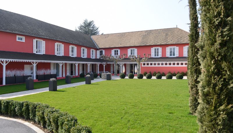 Buitenruimte van het hotel - Les Maritonnes Parc et Vignoble Hôtel Restaurant