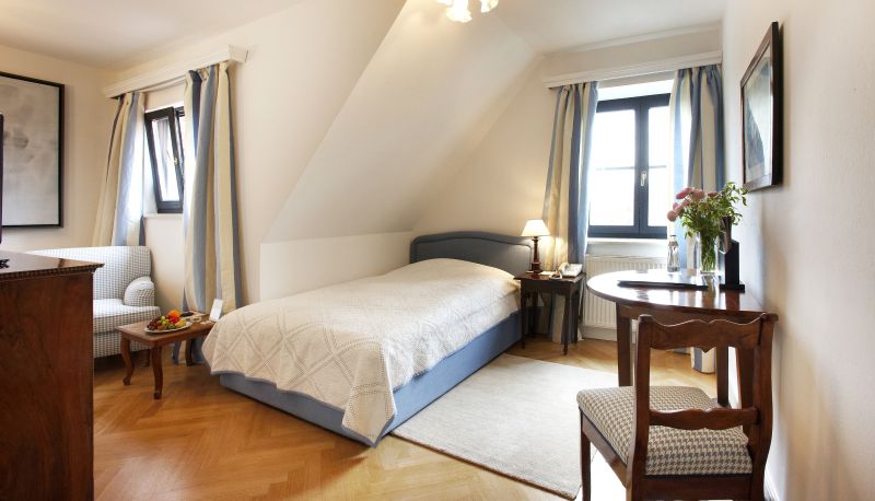 Budget room (single) - Schloßberghotel Das Kunsthotel